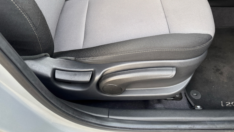 Hyundai i20 1.2 MPi SE 5dr Petrol Hatchback